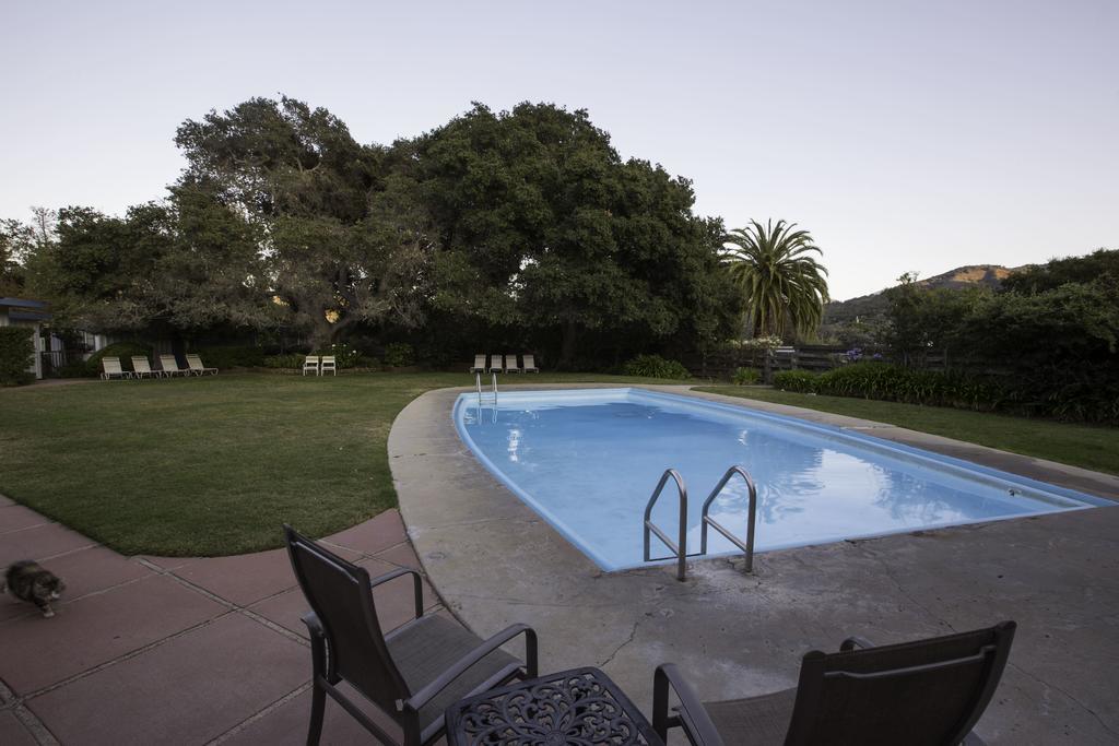The Blue Sky Lodge Carmel Valley Bagian luar foto